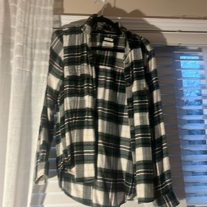 American Eagle Flannel. Green and white, classic fit. Size medium